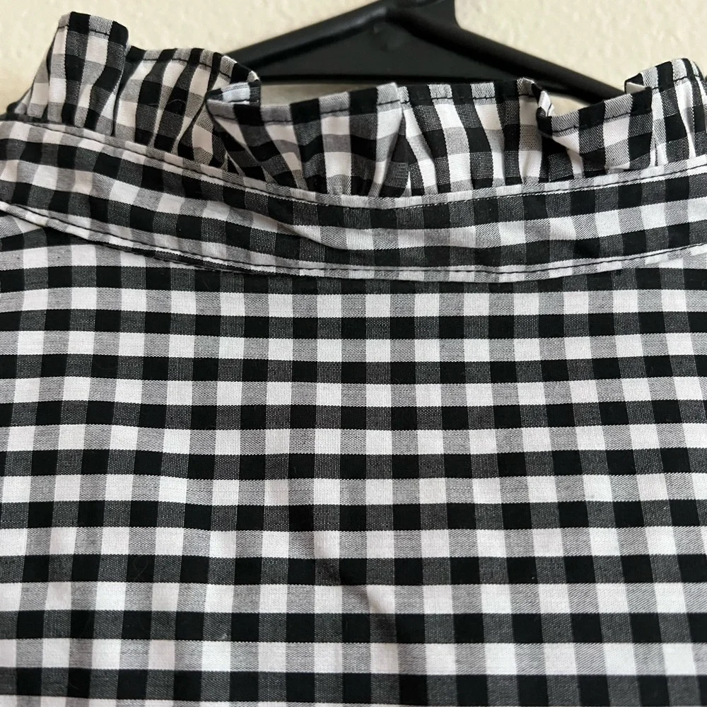 Black And White Blouse Who What Wear Mid Length Sleeve Ruffled Neckline Size L - Picture 5 of 11